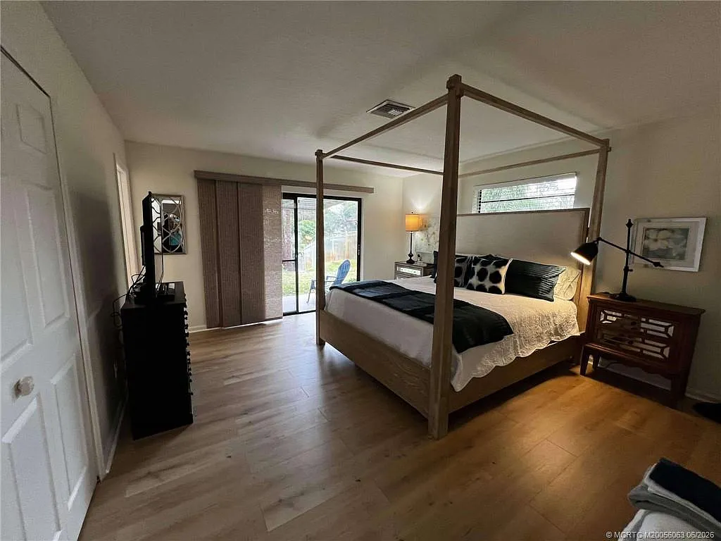 3 bed, 2.0 bath, 1868 sqft, $4,800 — Photo 3