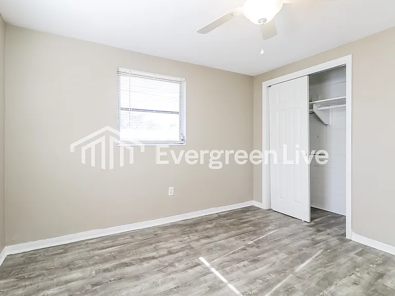 4920 Phoenix Ave — Photo 11