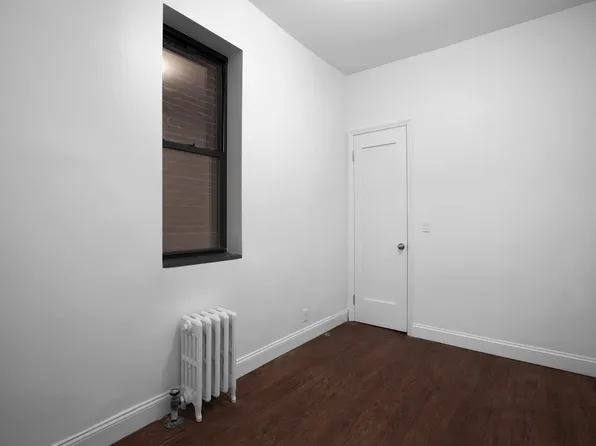 148 West 10th Street image 4 of 10