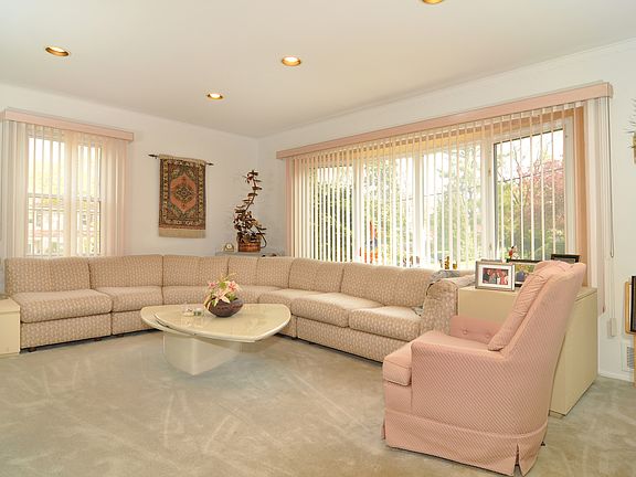 2nd image of 28 Scott Pl