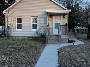 357 N Plum St, Carlinville, IL