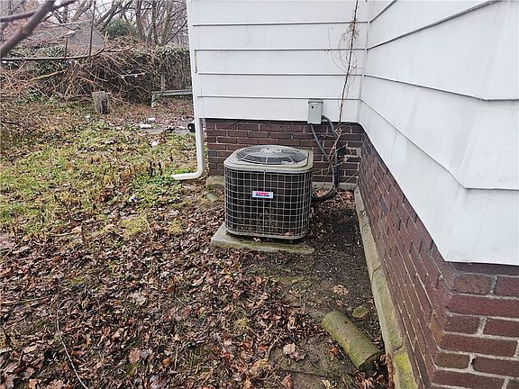 4th image of 84 Rustic St