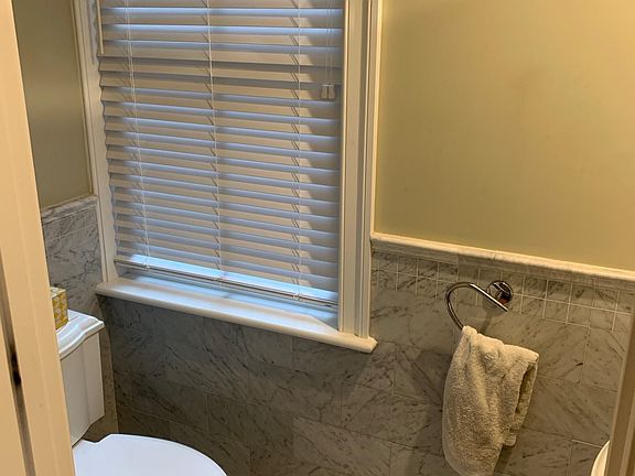 5th image of 217 M St APT 1
