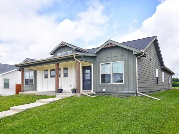 509 Sycamore St, Dallas Center, IA 50063
