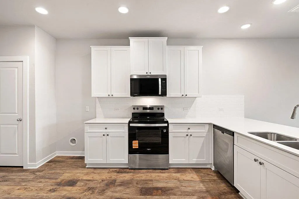 3 bed, 2.5 bath, 1498 sqft, $1,999 — Photo 4