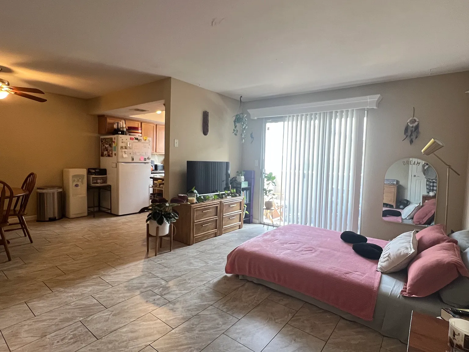 1 bed, 636 sqft, $1,150 — Photo 2