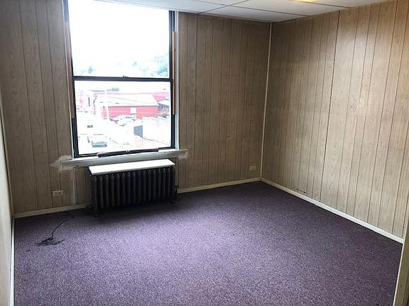 5th image of 303 Clay Ave APT 4