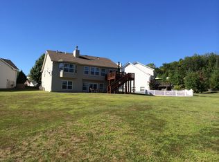 502 Winter Garden Dr, Fenton, MO