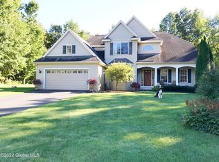 28 Quincy Ln, Queensbury, NY 12804