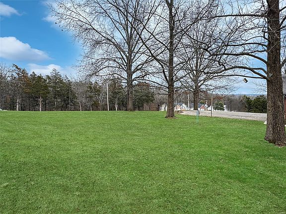3rd image of 301 Heritage Valley Dr