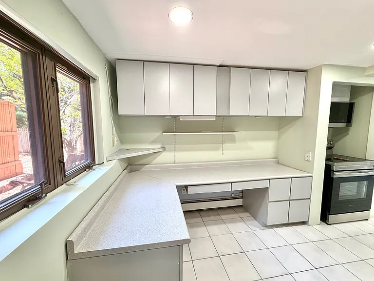 52 Deepdale Dr — Photo 22