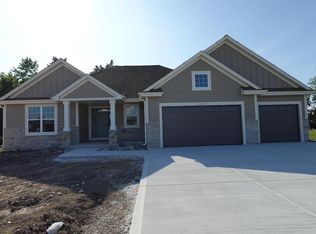 W239N5563 Fieldstone Pass Cir, Sussex, WI 53089