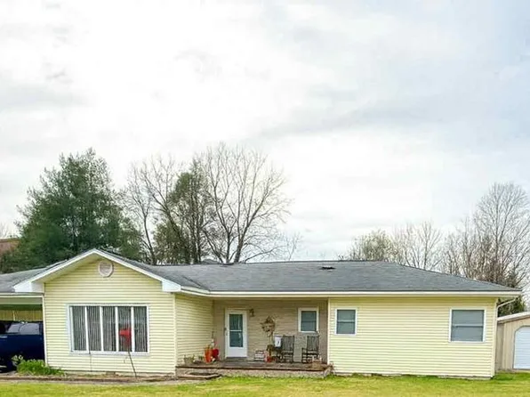 510 Lake Park Dr, Richlands, VA 24641