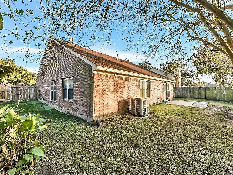 4010 Spring Branch Dr W — Photo 33