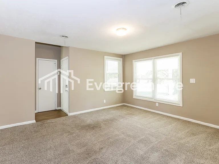 3357 Wedgewood Dr — Photo 4