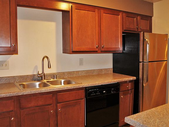 2nd image of 114 Saint Francis Ct APT 87