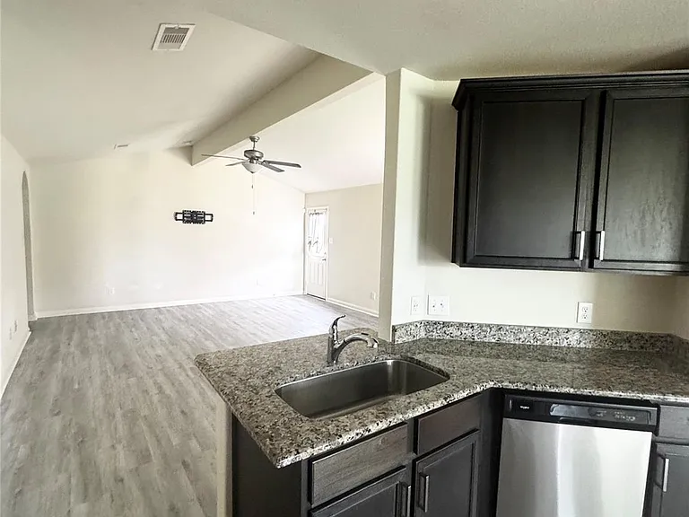 329 Lone Mountain Dr — Photo 7