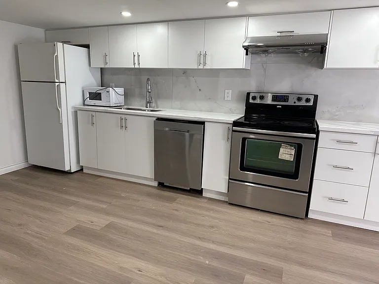 240 Parkview Hill Cres #2 — Photo 7