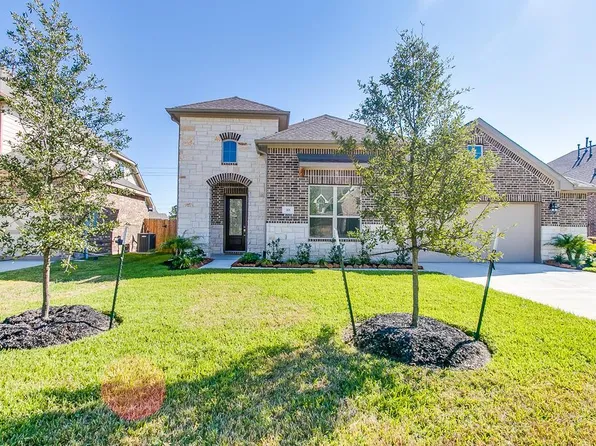 318 Woodway Dr, League City, TX 77573