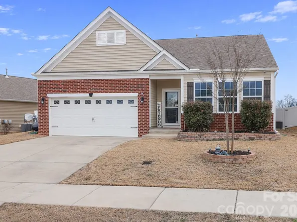 180 N Cromwell Dr, Mooresville, NC 28115