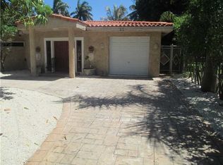 2050 Alamanda Dr, North Miami, FL 33181