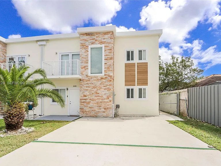 26181 SW 135th Ct — Photo 2