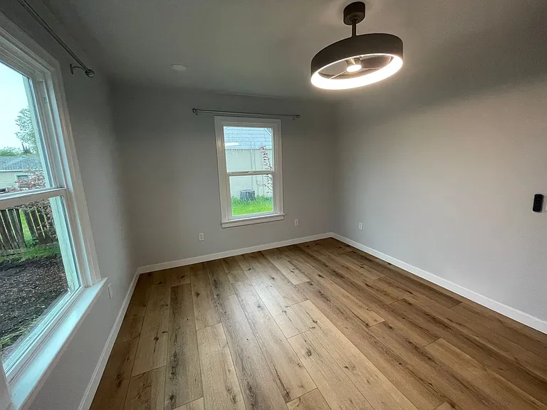 148 & 148-1/2 Winema Way — Photo 11