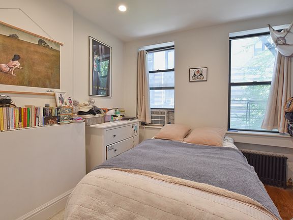 2nd image of 7 Cornelia St APT 3E