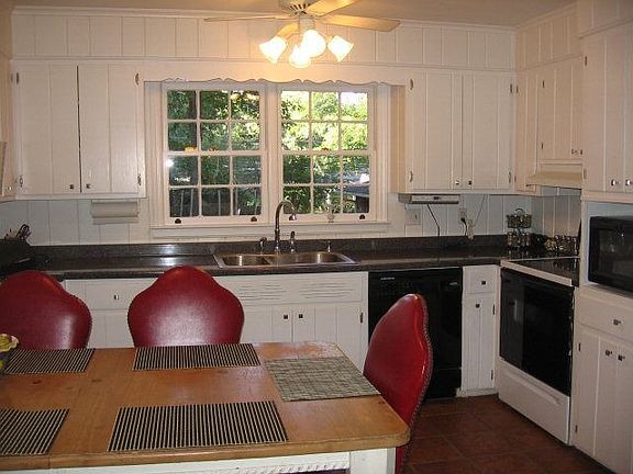 3rd image of 3011 Stratford Dr