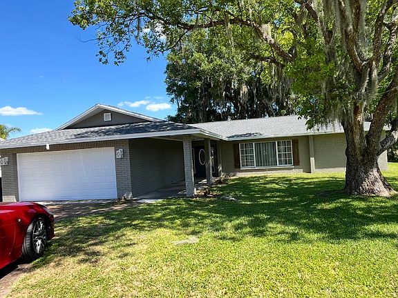 3rd image of 3816 Lake Joyce Dr