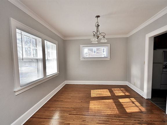 4th image of 703 Camlin Ave