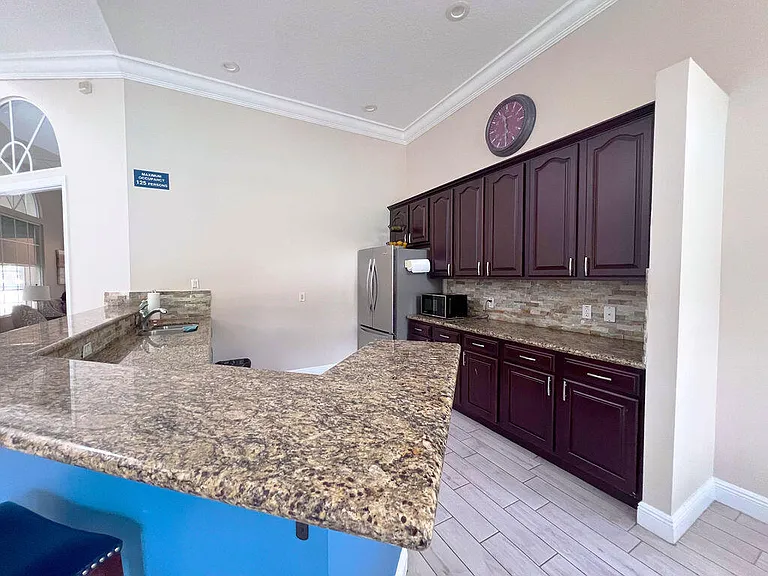 137 Canterbury Pl — Photo 30