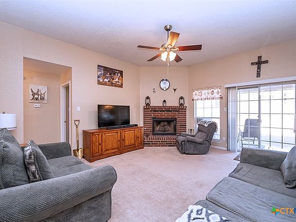 4th image of 1100 Chablis Dr