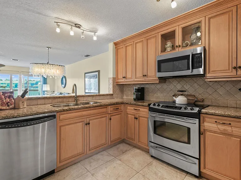1216 Ocean Dunes Cir — Photo 23