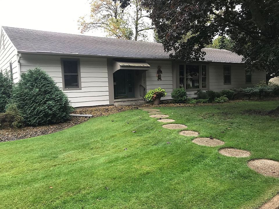 Front door of corner lot