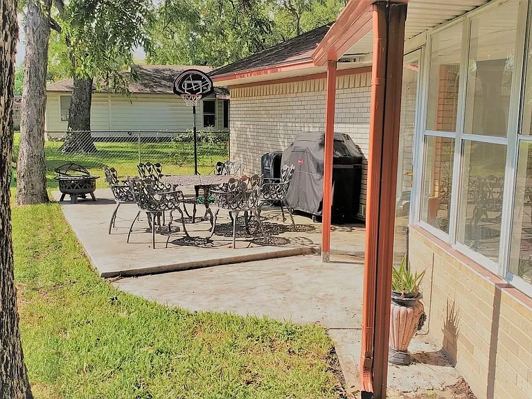502 Forest Cir — Photo 34