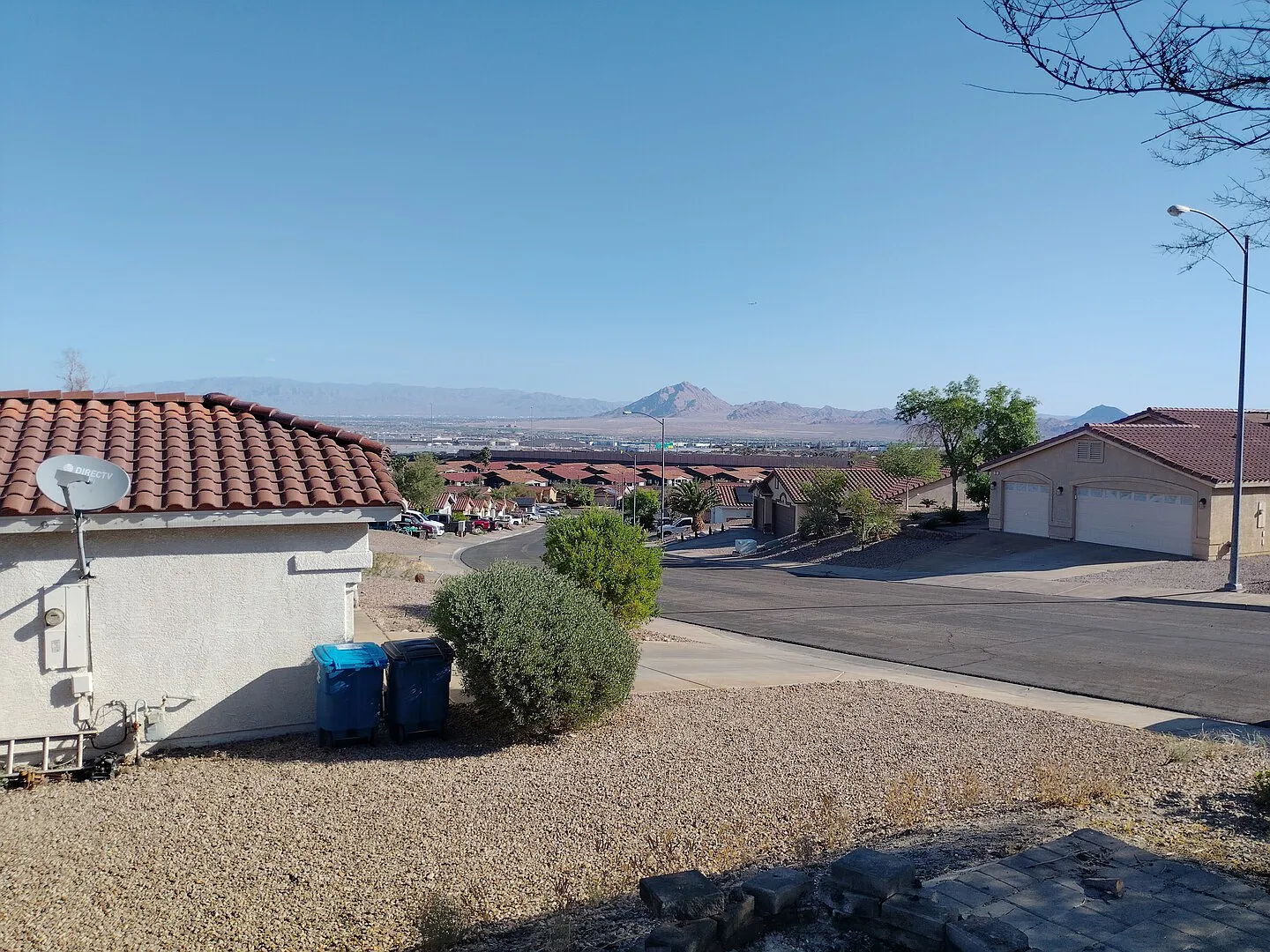 Gorgeous home located hill top over looking the Las Vegas Valley — Photo 2