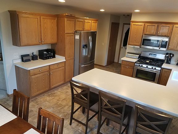 3rd image of 1223 Huron Trl