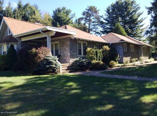 220 Skytop Dr, Canadensis, PA 18325