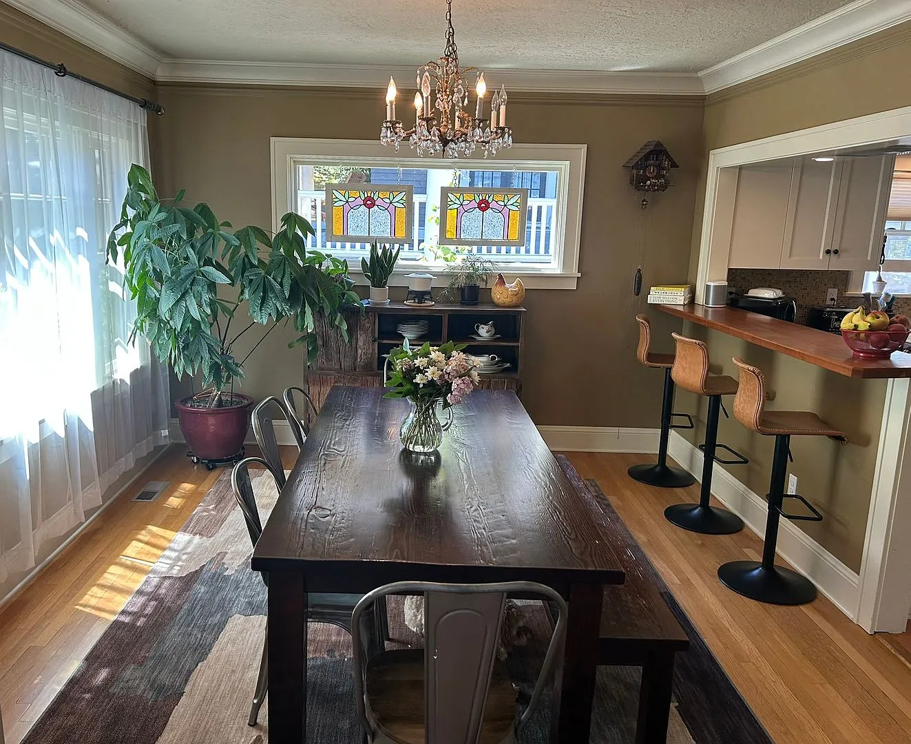 Charming 2700 Sq Ft Fully Furnished Craftsman Home In Close-In Northwest Portland — Photo 3