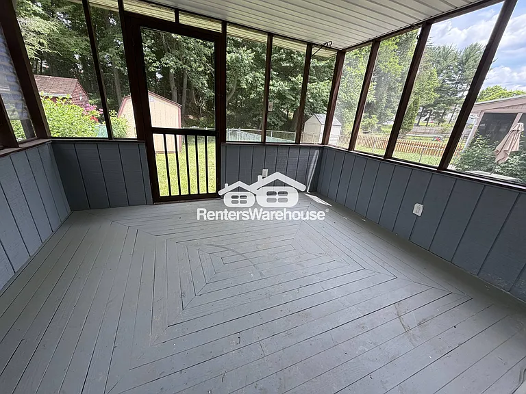 241 Cedarmere Cir — Photo 11