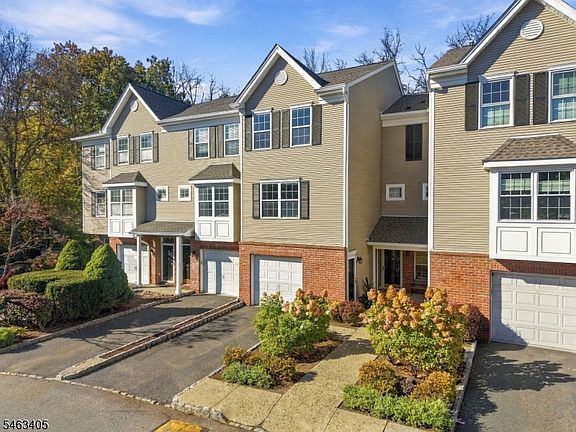 3rd image of 22 Greenbrook Dr #22