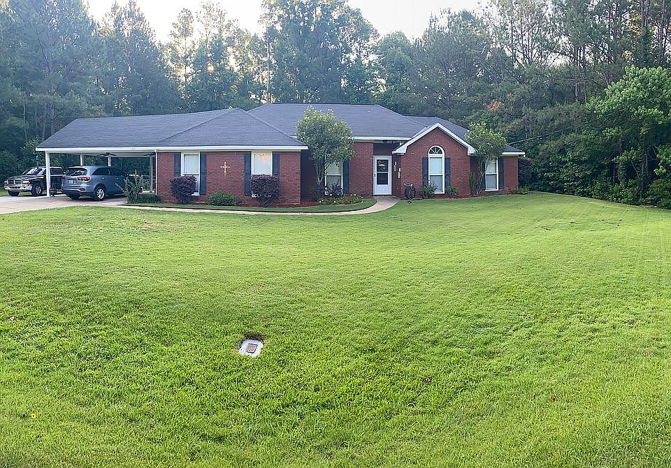 All Brick!!! immaculate yard
