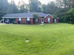 231 Cross Creek Dr, Smiths Station, AL 36877