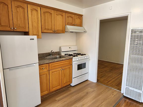 4th image of 1346 41st Ave