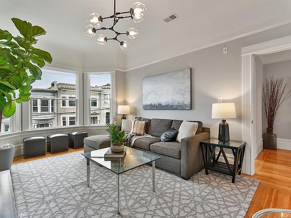 3rd image of 939 Stanyan St