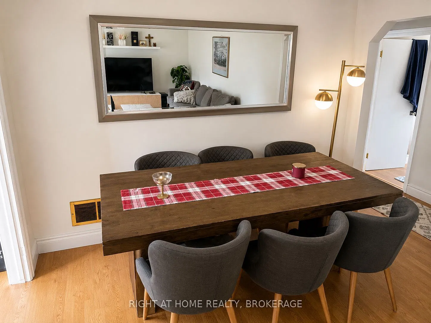 19 White St — Photo 4