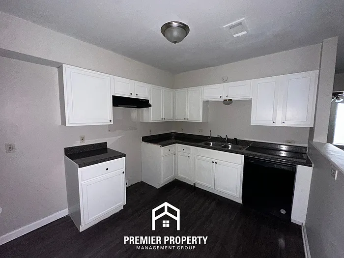 3 bed, 3.5 bath, 1748 sqft, $1,595 — Photo 4