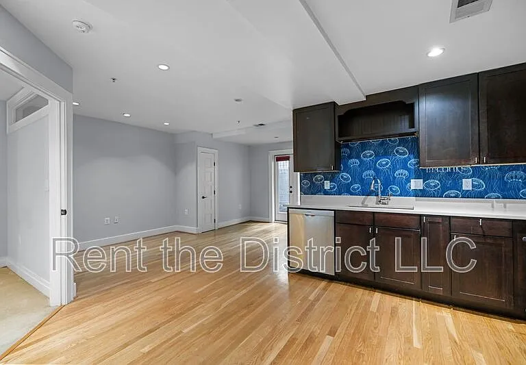 1109 M St NW #1 — Photo 3