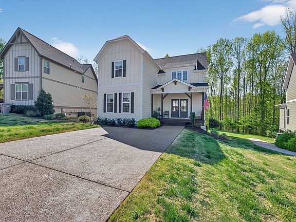 3rd image of 521 Evans Dr